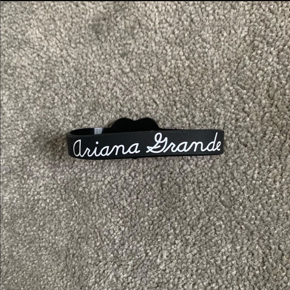 *ISO* Ariana Grande Honeymoon Tour Wristband